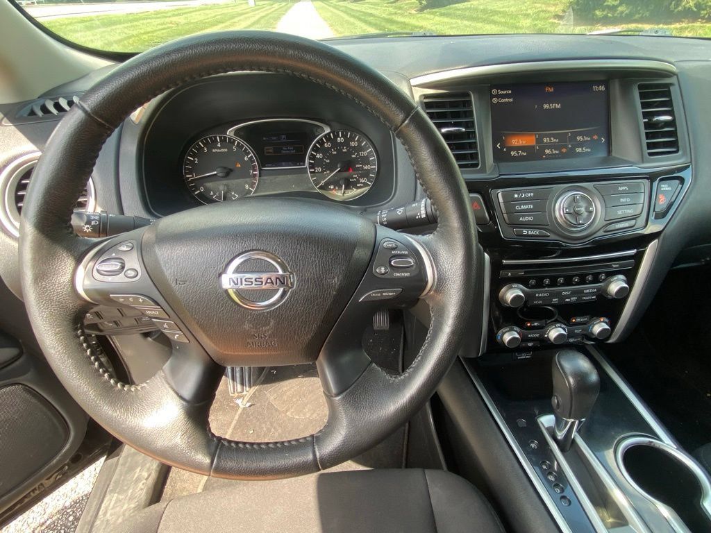 Used 2020 Nissan Pathfinder SV AWD/4WD image 10