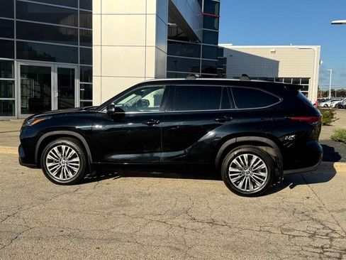 Used 2023 Toyota Highlander Platinum image 6