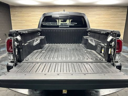 Used 2023 Toyota Tacoma TRD Off-Road w/ Technology Package AWD/4WD image 20