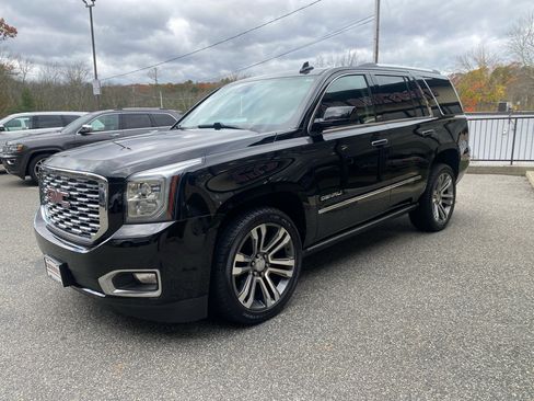 Used 2020 GMC Yukon Denali w/ Denali Premium Package image 4