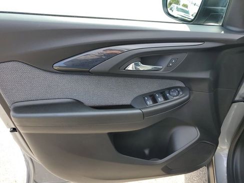 Used 2023 Chevrolet TrailBlazer LS image 15