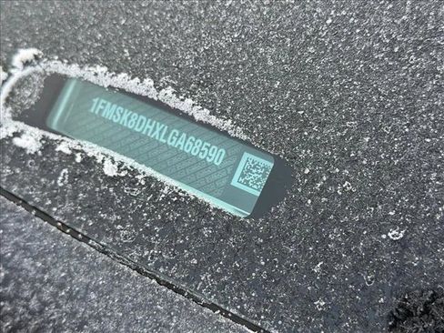 Used 2020 Ford Explorer XLT image 16