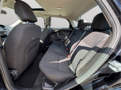 Used 2017 Ford Focus SEL image 29