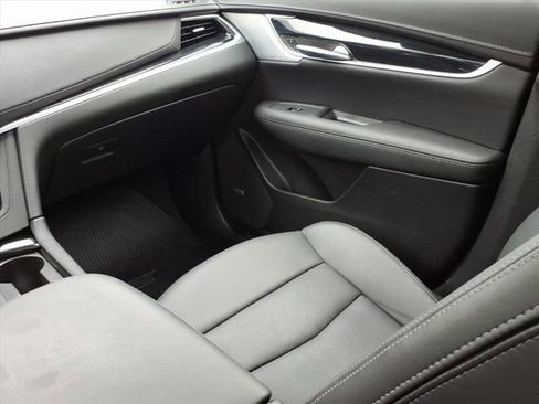 Certified 2025 Cadillac XT5 Premium Luxury image 10