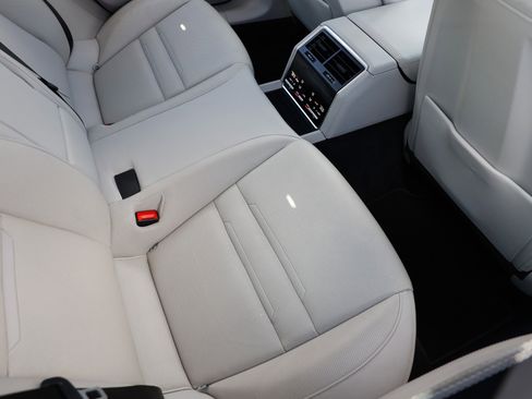 Used 2020 Porsche Panamera image 15