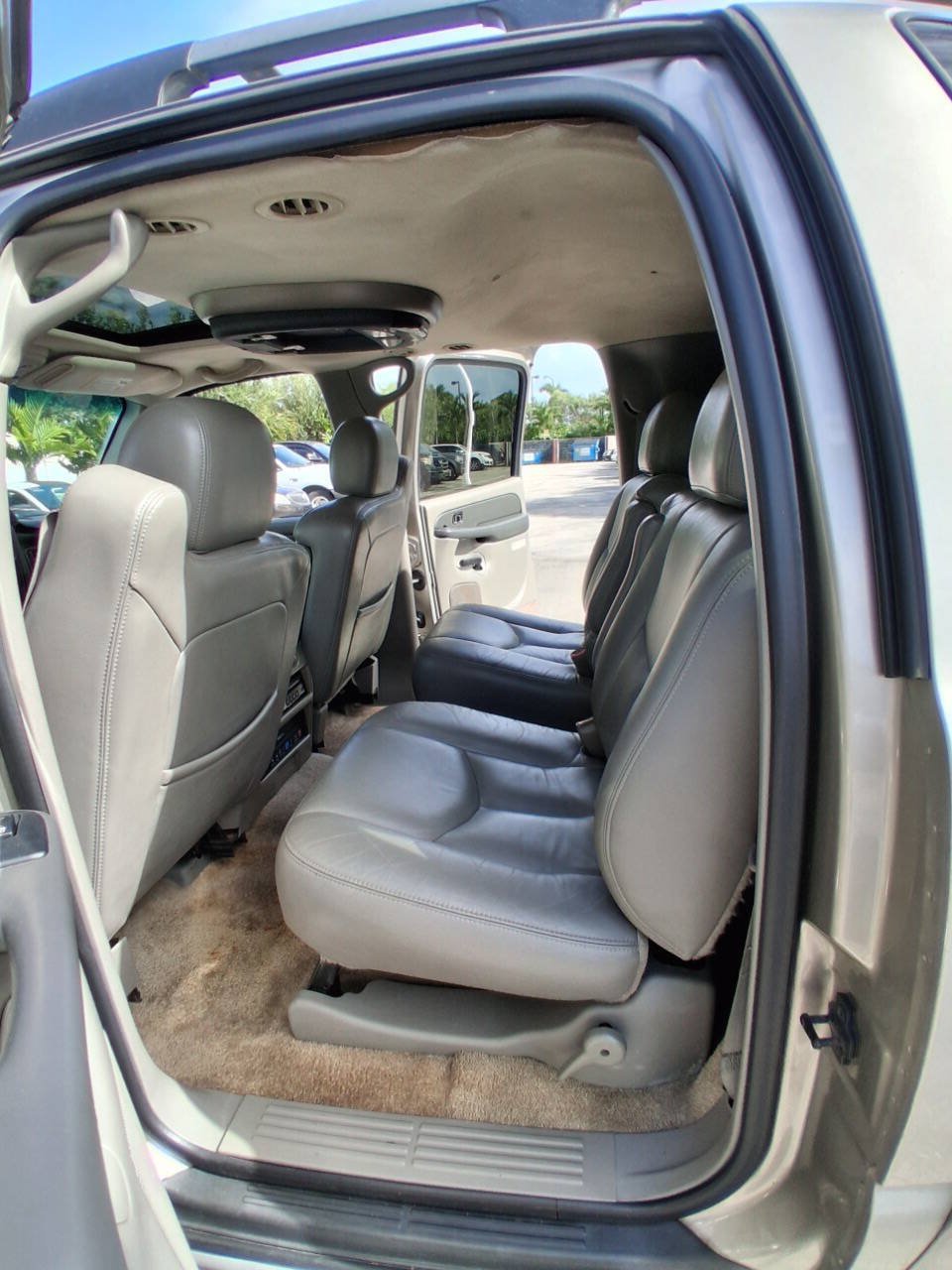 Used 2003 Chevrolet Suburban Z71 AWD/4WD image 17