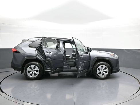 Used 2021 Toyota RAV4 LE AWD/4WD image 41