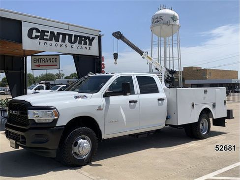 Used 2022 RAM 3500 4x4 Crew Cab DRW image 1