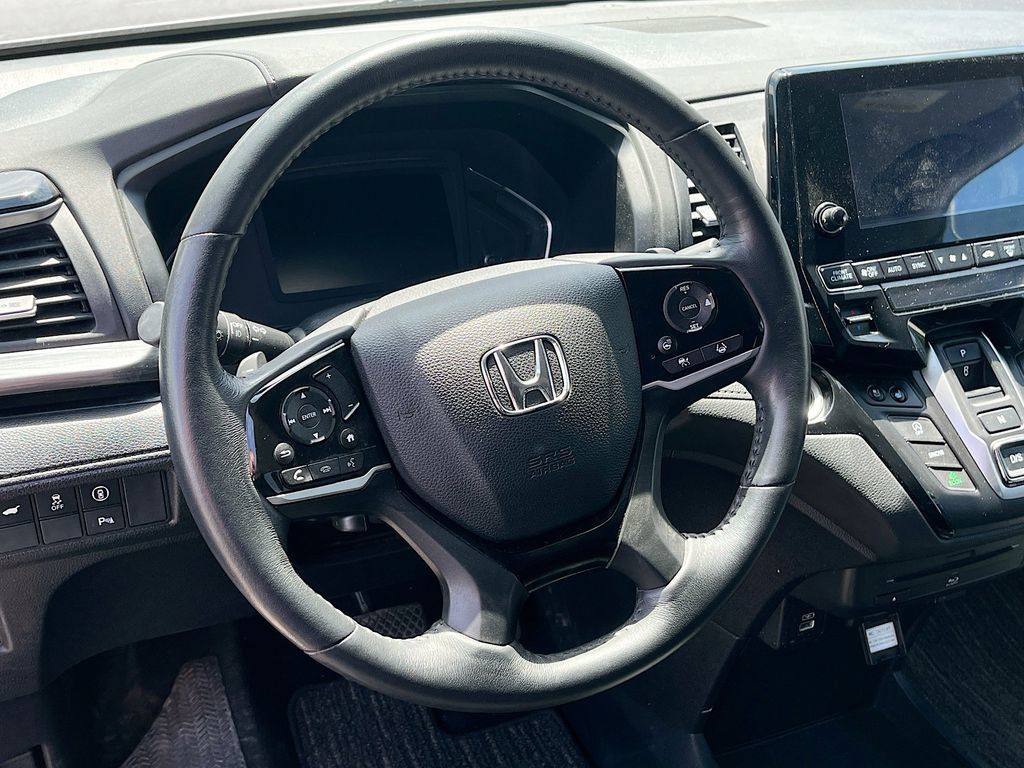 Used 2023 Honda Odyssey Elite image 11
