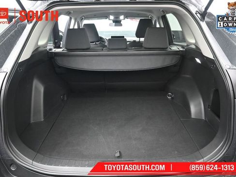 Used 2025 Toyota RAV4 XLE AWD/4WD image 27