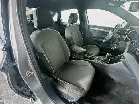 Used 2025 Volkswagen Jetta Sport FWD image 29