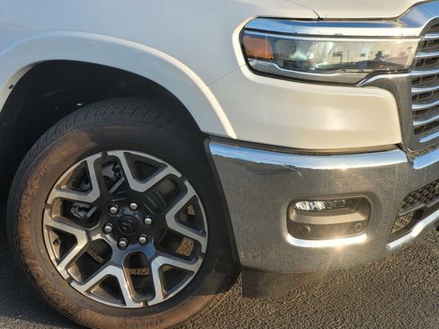 New 2025 RAM 1500 Laramie AWD/4WD image 9