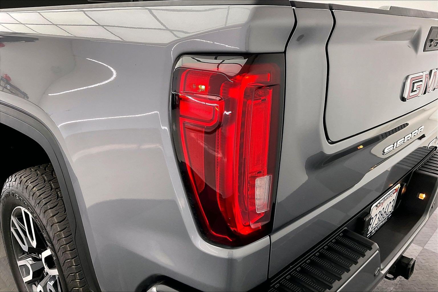 Used 2021 GMC Sierra 1500 AT4 w/ AT4 Premium Package AWD/4WD image 29