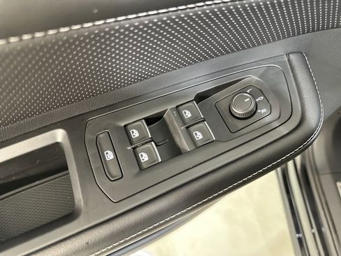New 2026 Volkswagen Atlas Cross Sport SEL R-Line AWD/4WD image 19