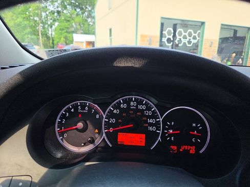 Used 2011 Nissan Altima 2.5 SL w/ Technology Pkg FWD image 24