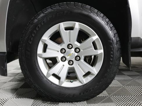 Used 2017 Chevrolet Colorado LT w/ LT Convenience Package image 9