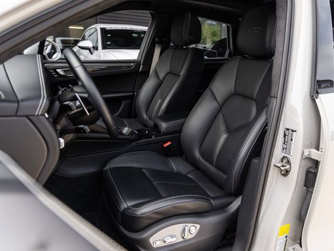 Certified 2024 Porsche Macan GTS AWD/4WD image 5