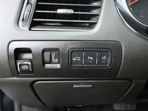 Used 2015 Chevrolet Impala LT w/ Convenience Package FWD image 30