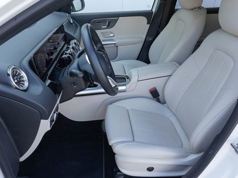 Used 2025 Mercedes-Benz GLA 250 4MATIC image 15