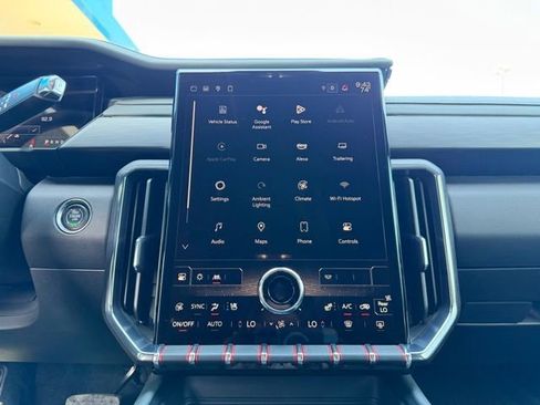 Used 2024 GMC Acadia AT4 w/ Luxury Package AWD/4WD image 18