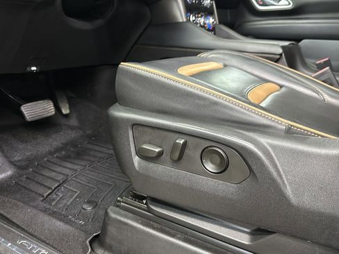 Used 2023 GMC Yukon XL AT4 image 11