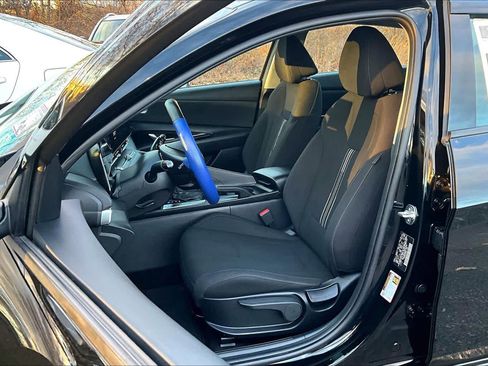 Used 2024 Hyundai Elantra SEL image 8