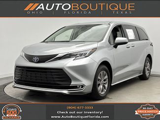 Used 2022 Toyota Sienna XLE video 1