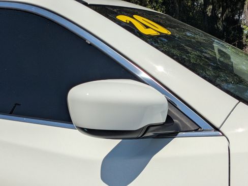 Used 2020 Nissan Rogue S image 11