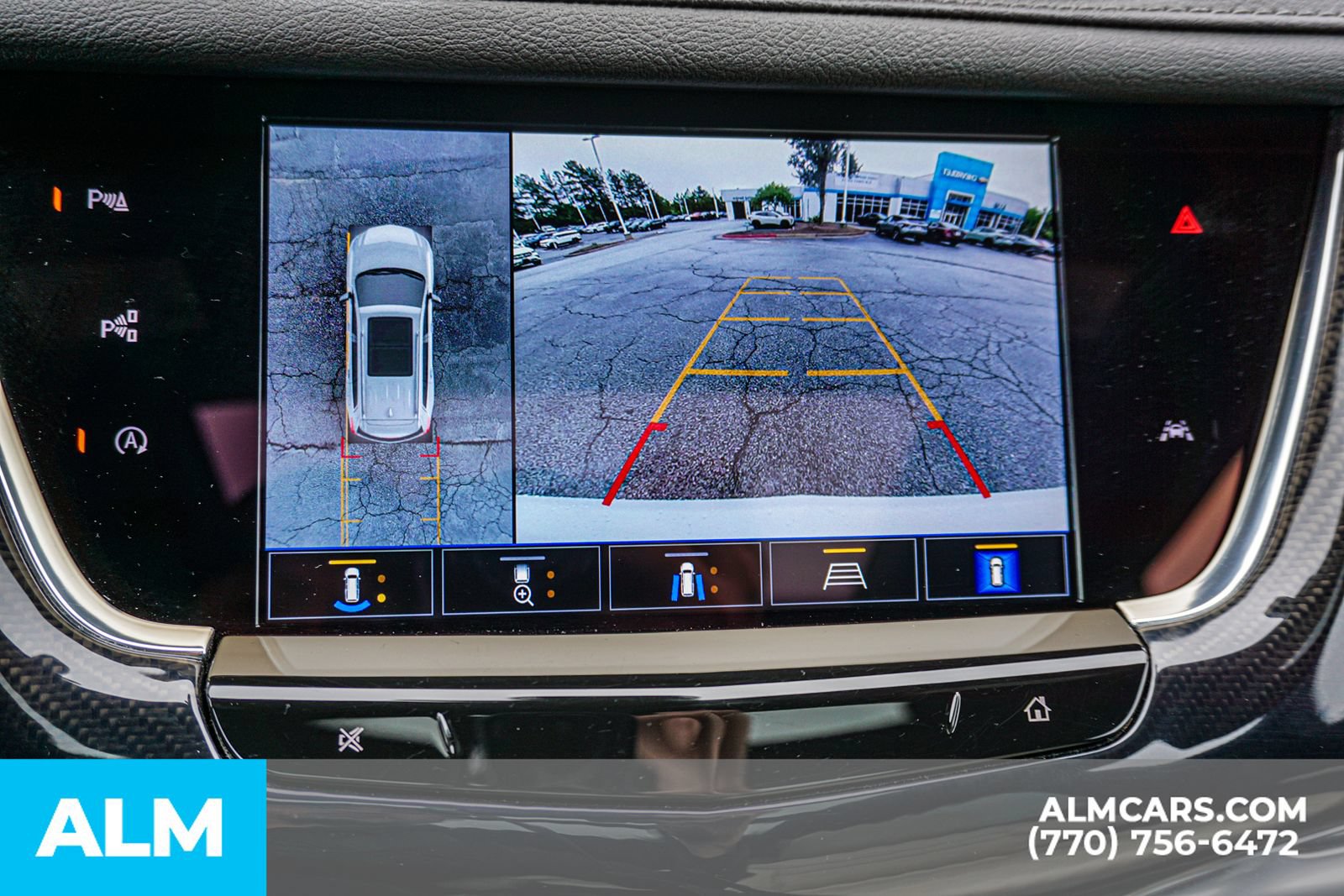 Used 2023 Cadillac XT6 Sport w/ Technology Package AWD/4WD image 39