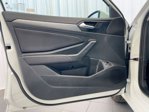 Certified 2024 Volkswagen Jetta SE image 16