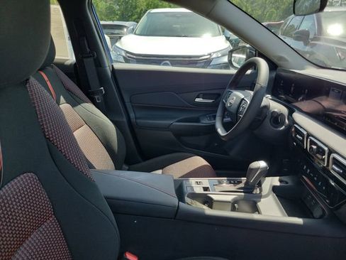 New 2026 Nissan Sentra SR w/ Floor Mat Package FWD image 31