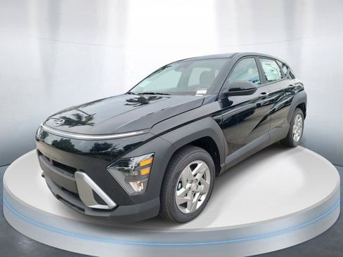 Certified 2026 Hyundai Kona SE image 2