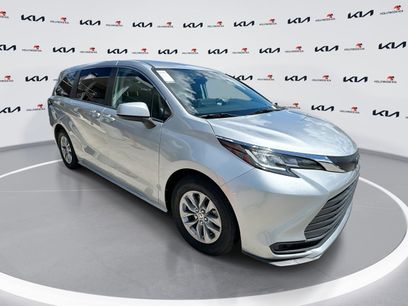 Used 2022 Toyota Sienna LE