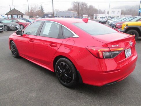 Used 2022 Honda Civic LX image 4