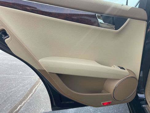 Used 2008 Mercedes-Benz C 300 Sedan image 12
