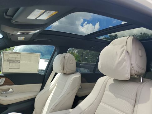 New 2026 Mercedes-Benz GLS 580 4MATIC image 26