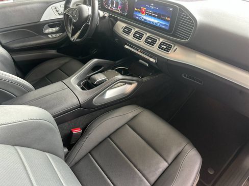 Used 2025 Mercedes-Benz GLE 350 4MATIC w/ Driver Assistance Package image 17