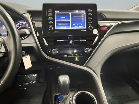 Used 2024 Toyota Camry SE FWD image 16