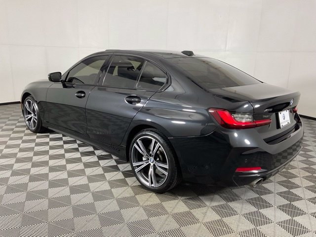 Certified 2023 BMW 330i xDrive Sedan w/ Premium Package AWD/4WD image 4