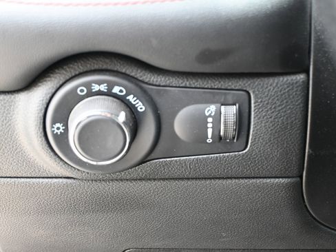 Used 2024 Dodge Durango GT RWD image 11