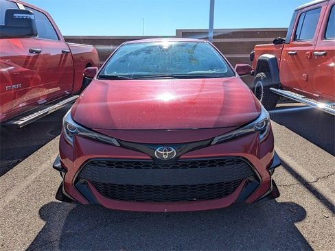 Used 2021 Toyota Corolla Hatchback image 2