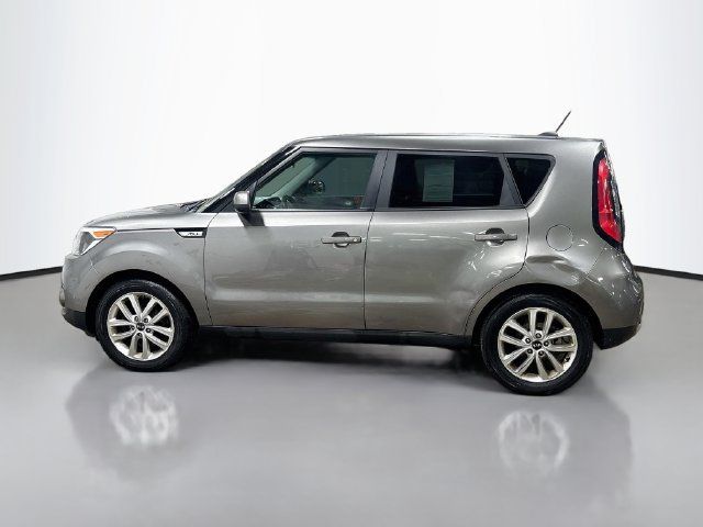 Used 2017 Kia Soul + FWD image 10