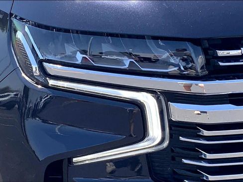 Used 2023 Chevrolet Tahoe Premier AWD/4WD image 28