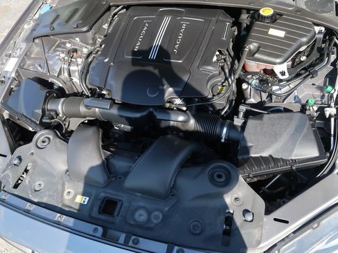 Used 2019 Jaguar XJ R-Sport image 43