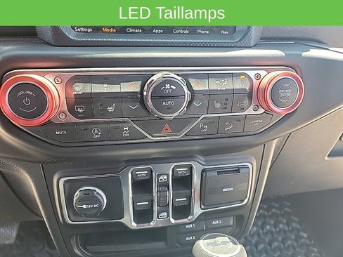 Used 2019 Jeep Wrangler Unlimited Sahara w/ Uconnect 4C Nav & Sound Group AWD/4WD image 27