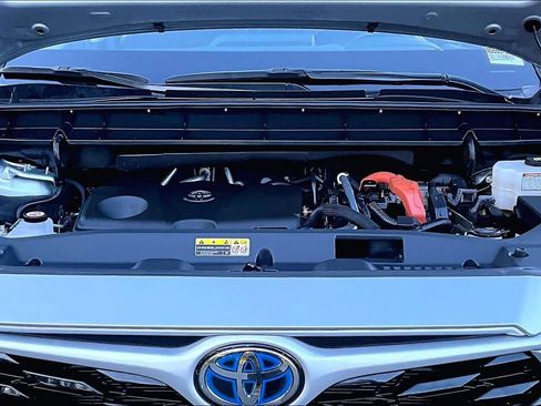 Used 2022 Toyota Highlander XLE image 31