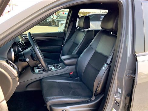 Used 2021 Jeep Grand Cherokee Laredo X image 8