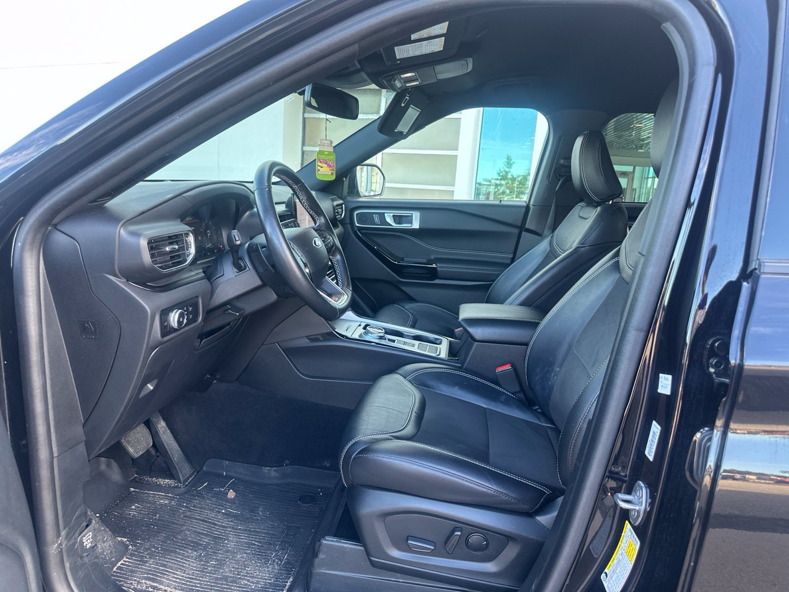 Used 2023 Ford Explorer ST RWD image 6