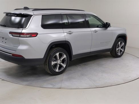 Used 2025 Jeep Grand Cherokee L Limited image 14