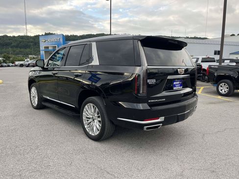 Used 2025 Cadillac Escalade Premium Luxury AWD/4WD image 8